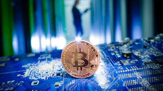 Колко трябваше да инвестирате в bitcoin, когато струваше под $1, за да станете милионер?