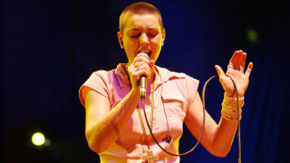 Ирландската поп звезда Шиниъд О Конър известна най вече с хитовия си