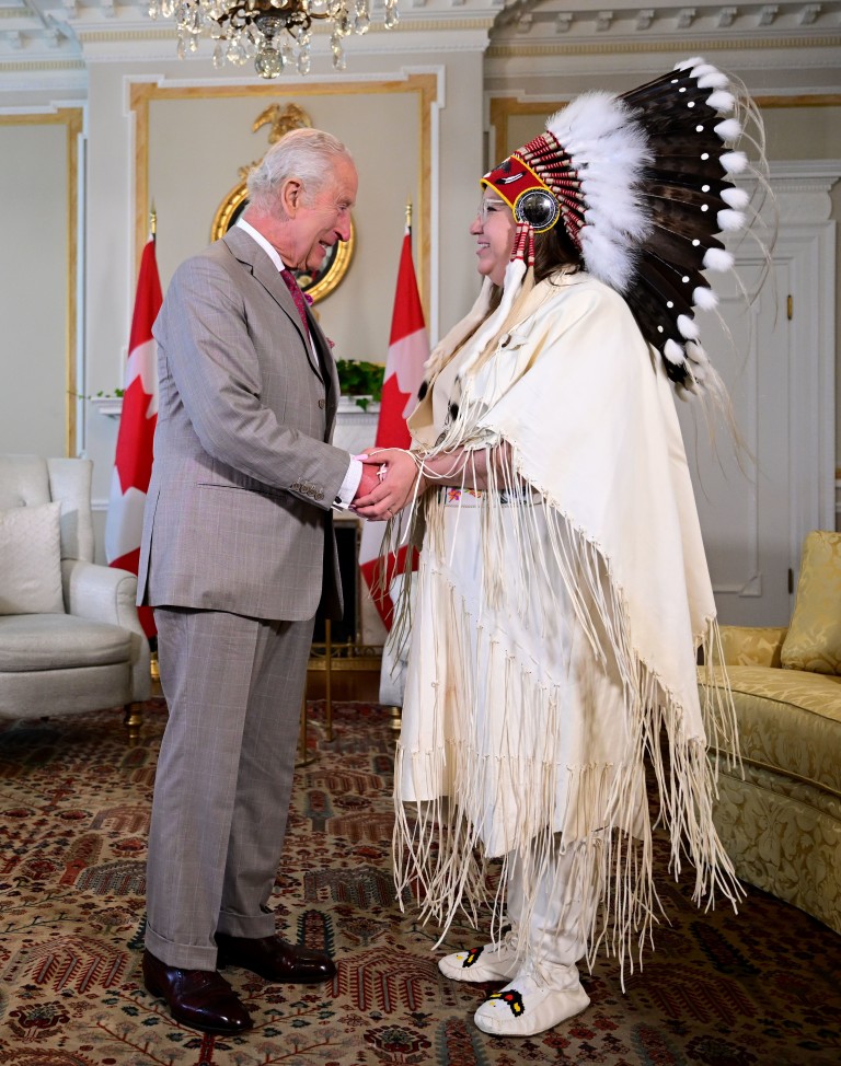 Кралят се срещна с вожда Синди Удхаус Непинак, представител на коренното население на Канада