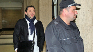 Баретата с гардове заради хазартния си бизнес