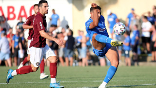 Нападателят на Левски Билал Бари тренира отделно от своите съотборници