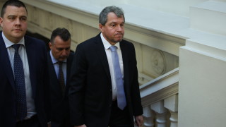 С изявлението си главният прокурор Иван Гешев показва че има