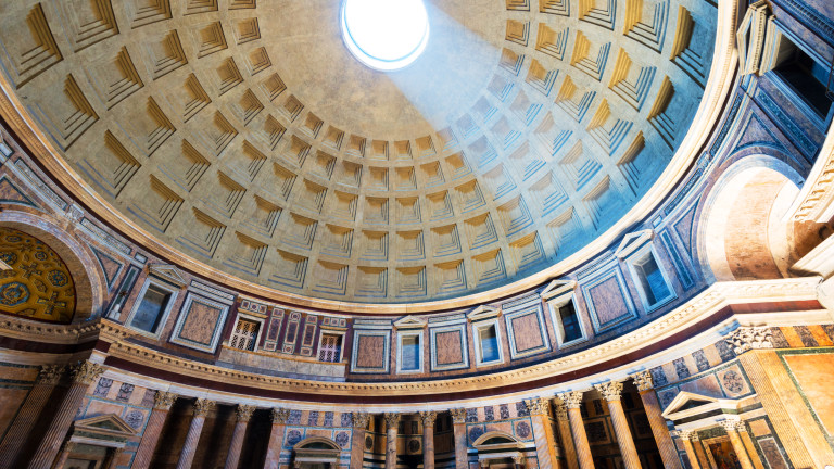 Древните сгради, които функционират до днес, включително в България