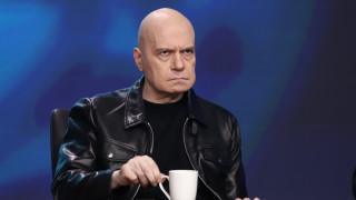Лидерът на Има такъв народ Слави Трифонов публикува във Фейсбук