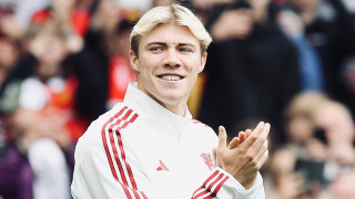 Наполи официално съобщи за привличането на датския нападател Расмус Хойлунд