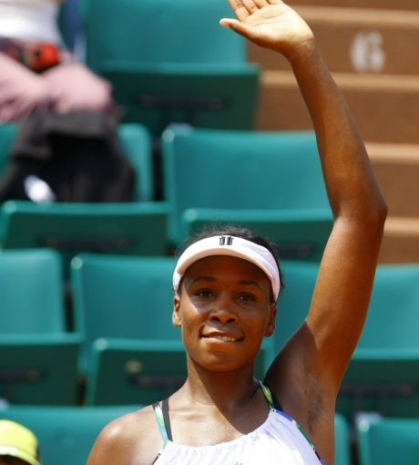 Уилямс и Возняцки продължават напред в Маями