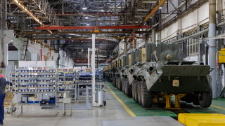 На руската военна индустрия не достигат ... 400 хиляди инженерни специалисти