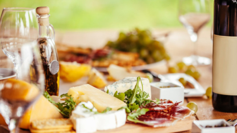 На 21 езика ЕК обяснява как се правят сирене и кисело мляко