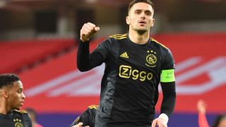 Ръководството на УЕФА е поискало от Аякс да премахне трите