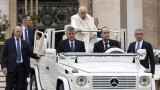  Папа Франциск: Мирът не се реализира с оръжие 