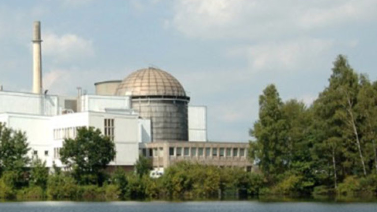 Франция обмисля строителството на още 8 нови атомни реактора
