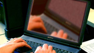 Гледат жалбите на петимата интернет измамници