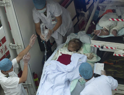 Девет загинали и 30 ранени след срутване на фабрика в Китай 