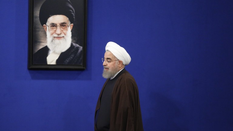 Разрив между Рохани и Хаменеи