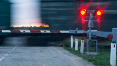 Влак блъсна кола на жп прелез край Трявна