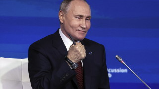 Руският президент Владимир Путин и руското военно ръководство продължават да