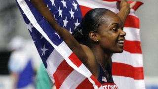 Пери защити титлата си на 100 метра с препятствия