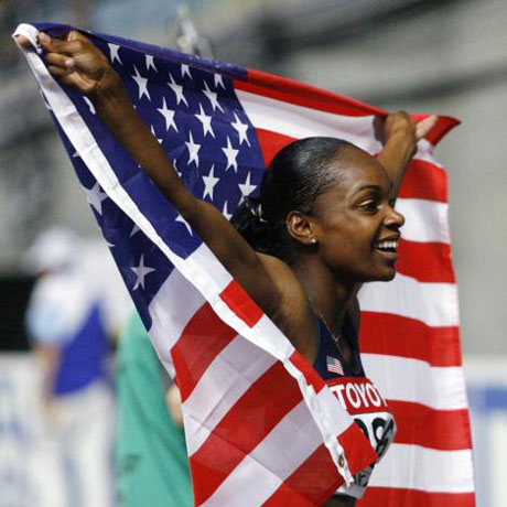 Пери защити титлата си на 100 метра с препятствия