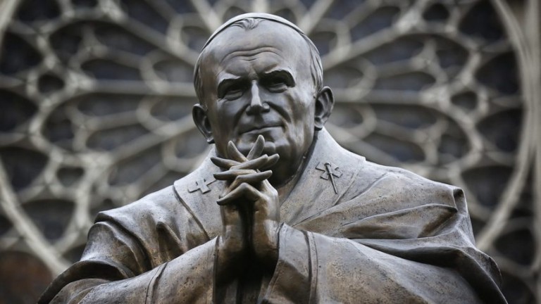 Полша не дава на Франция да цензурира Йоан - Павел II