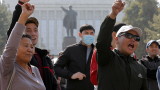 Президентът на Киргизстан бави оставката си до изборите 