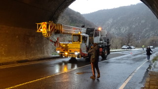 Отвориха тунела на Кресненското дефиле, където се обърна ТИР