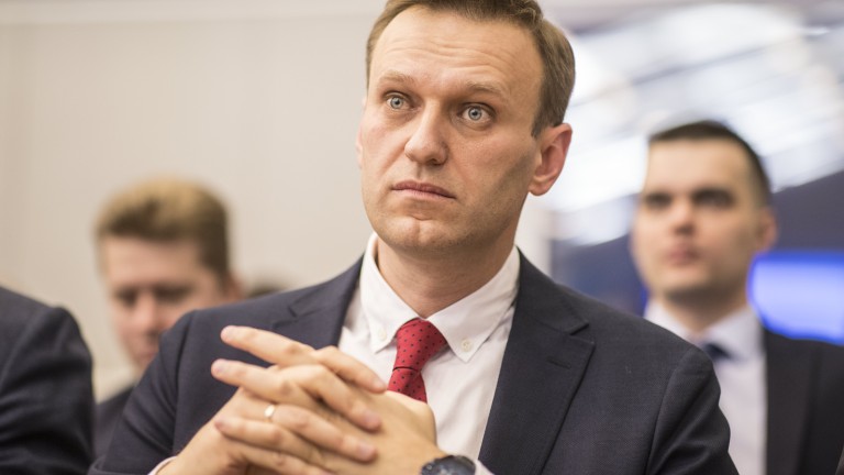 Руската полиция претърсва централата на опозиционния лидер Алексей Навални, а