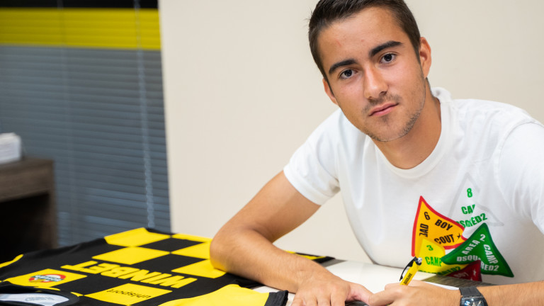 Юноша на Ботев (Пловдив) подписа първи професионален договор с клуба