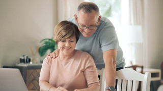 Когато си на 24 рядко се замисляш за пенсията Така