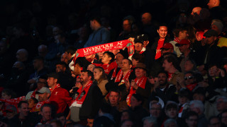 Феновете на Ливърпул доказаха, че футболът е повече от игра