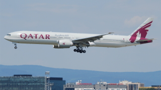 Qatar Airways спира всички полети до Саудитска Арабия