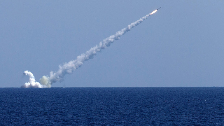 Русия с военни учения в Черно море на фона на напрежението с Украйна