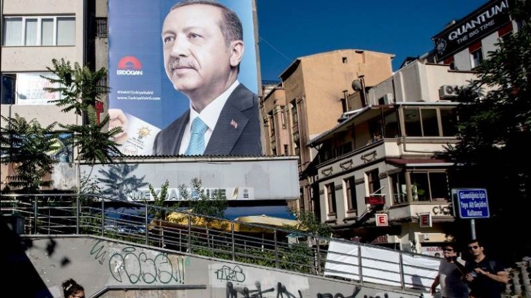 Турският президент Реджеп Тайип Ердоган заплаши да извърши операция срещу