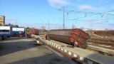  Два товарни вагона на трен от Турция за Германия дерайлираха на гара Раднево 