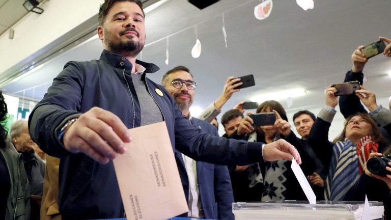Социалистите на действащия премиер Педро Санчес водят на изборите в