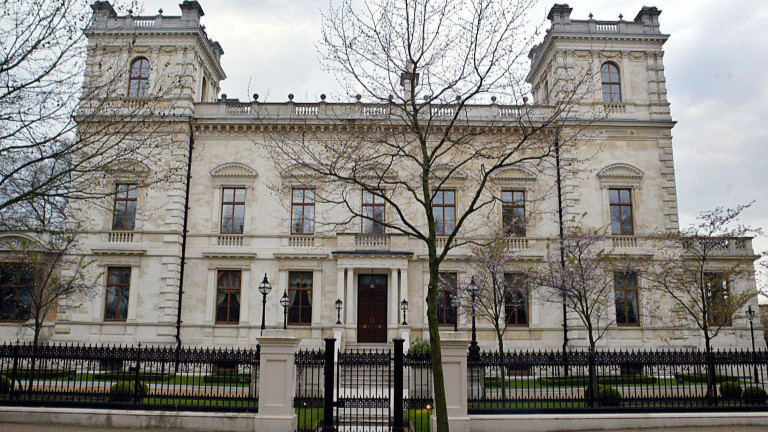 Един от най-богатите райони в Лондон забранява новите имения