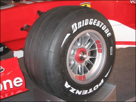 ФИА реши гумите да бъдат маркирани