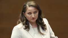 Деница Сачева: Президентът дължи отговор - защо хвърли този коктейл Молотов