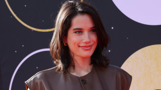 Дъщерята на Джон Траволта Ела Блу - предизвикателна и секси на корицата на модно списание