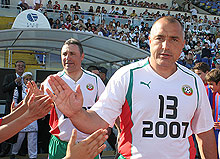 Бойко Борисов играе благотворително футбол в Италия