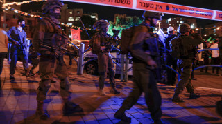 Трима души загинаха при атентат в израелския град Елад