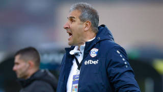 Глупави картони на двама основни играчи на Спартак в дербито