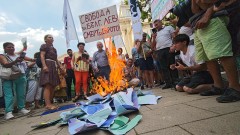 Напук на официалното решение "Възраждане" си искат лева с пореден протест