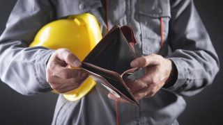 Все повече работници са със запорирани заплати и това вече е проблем за бизнеса