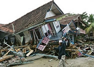 Над 300 загинали при последното цунами в Индонезия