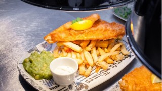 Популярната британска верига за Fish Chips Harry Ramsden s има