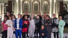 Спортисти със Синдром на Даун дефилираха пред Народния театър "Иван Вазов" 
