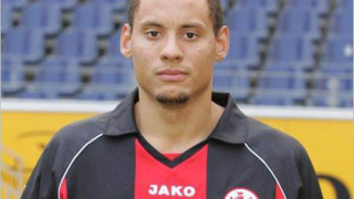 Германският национал Джърмейн Джоунс иска да играе за САЩ