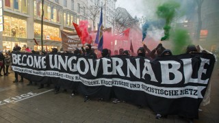 Десетки хиляди се събраха на протест във Виена срещу австрийското