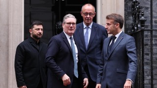 Френският президент Еманюел Макрон и германският канцлер Фридрих Мерц напуснаха