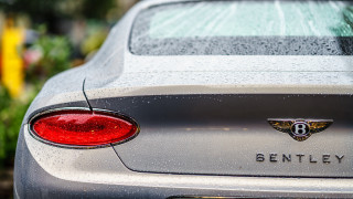 Bentley празнува 100 години с книга за 254 000 долара